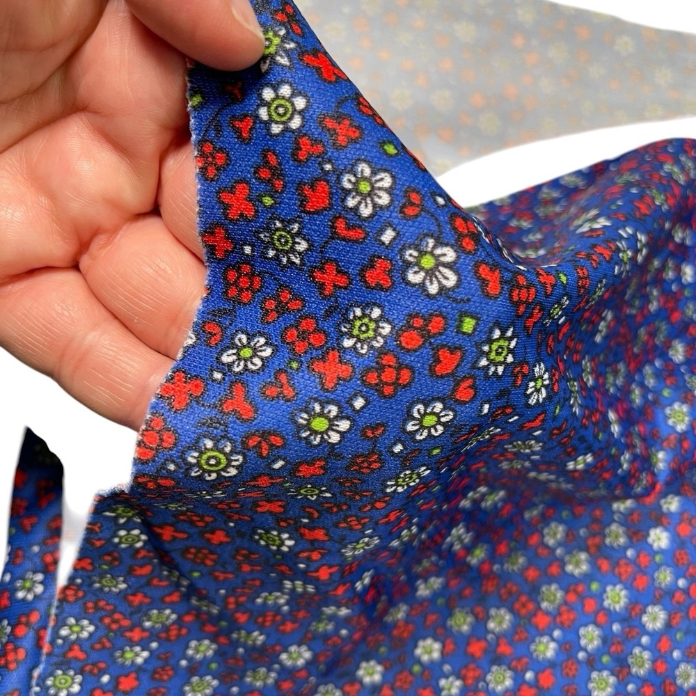 64x108"‎ Blue Ditsy Floral Fabric 2 Way Stretch Retro Cottagecore Sewing Craft